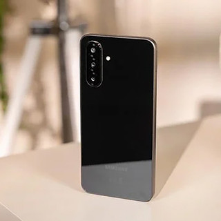 گوشی موبایل سامسونگ مدل Galaxy A26 دو سیم کارت ظرفیت 256 گیگابایت و رم 8 گیگابایت - ویتنام با گارانتی